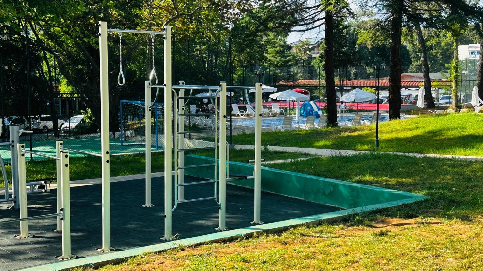 Queen Nelly Park Kiten  Εξωτερικό φωτογραφία