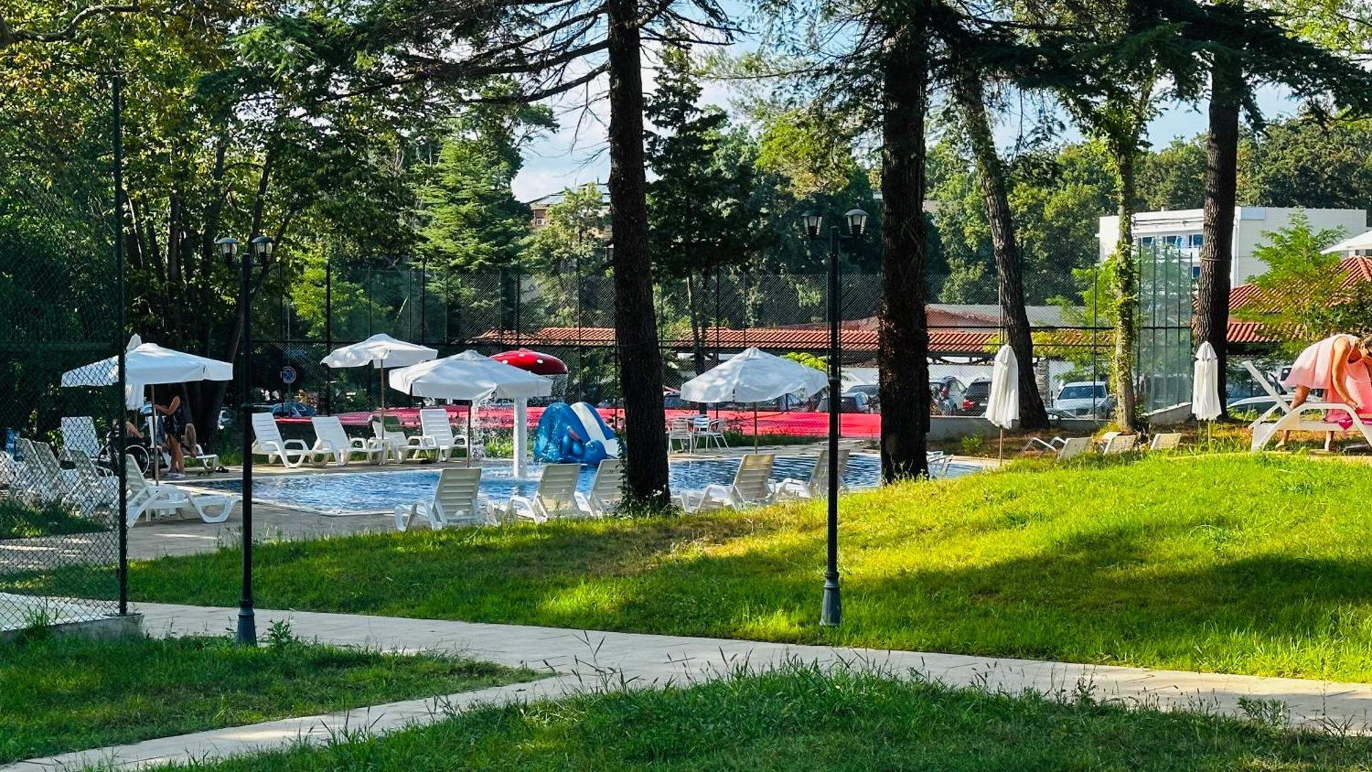 Queen Nelly Park Kiten  Εξωτερικό φωτογραφία