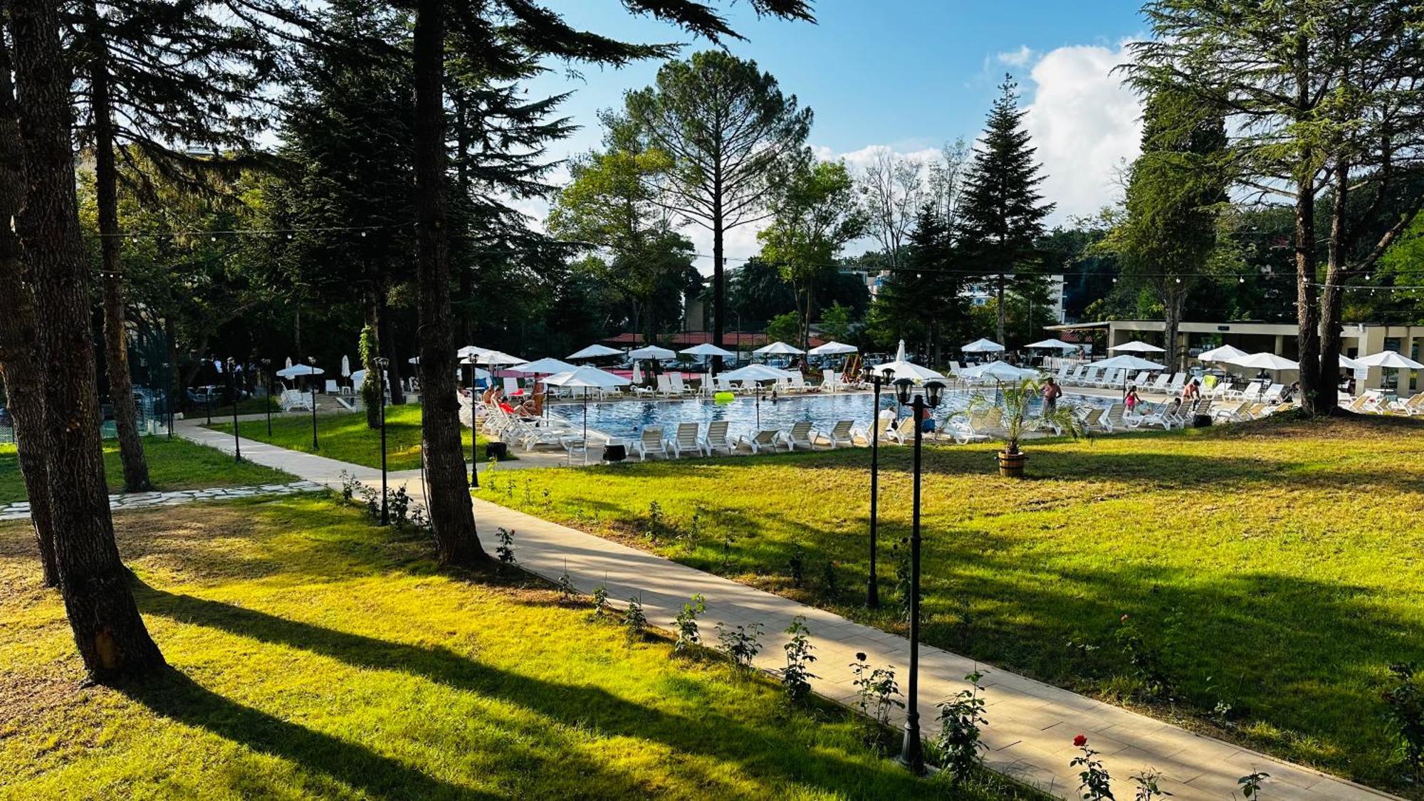 Queen Nelly Park Kiten  Εξωτερικό φωτογραφία