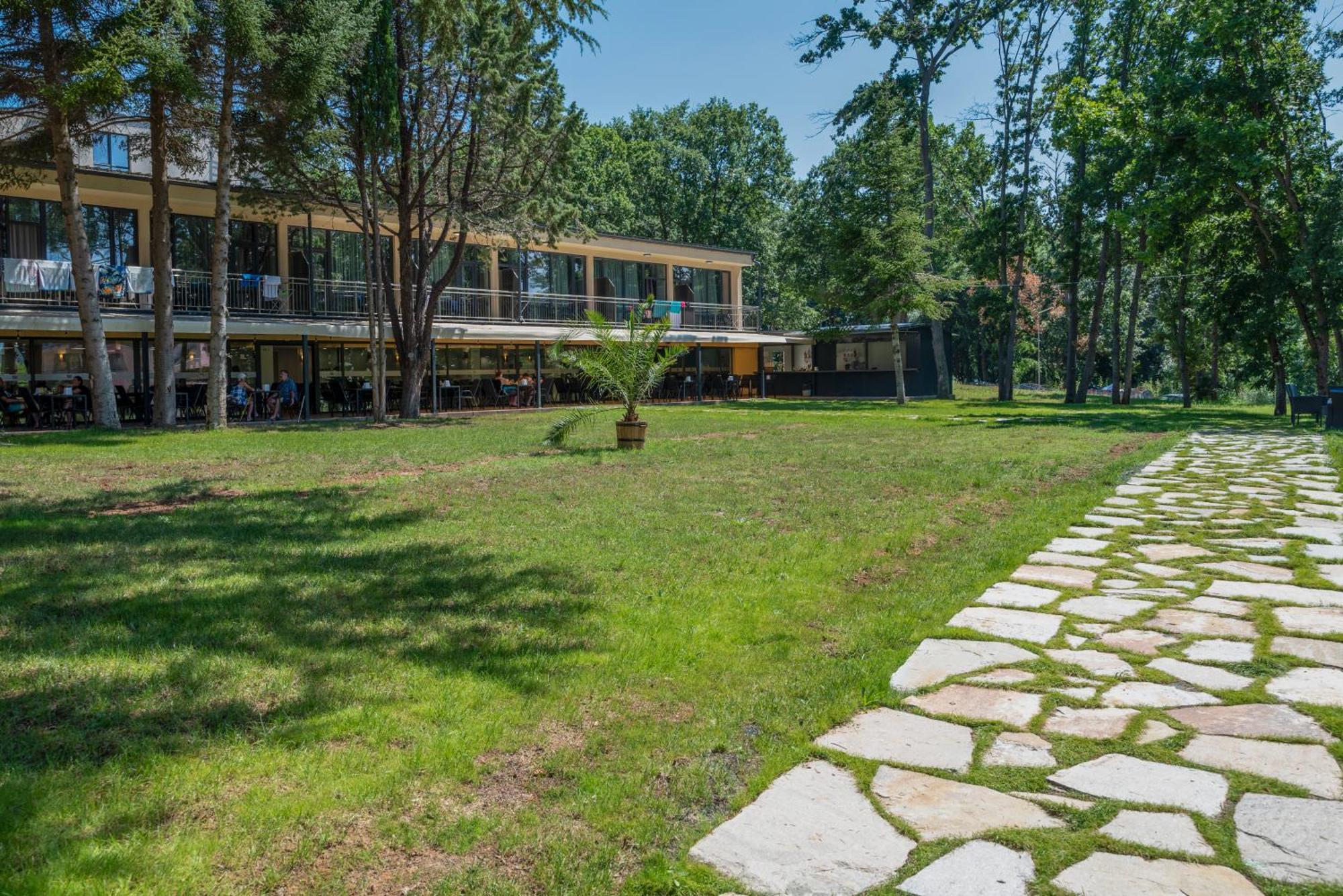 Queen Nelly Park Kiten  Εξωτερικό φωτογραφία