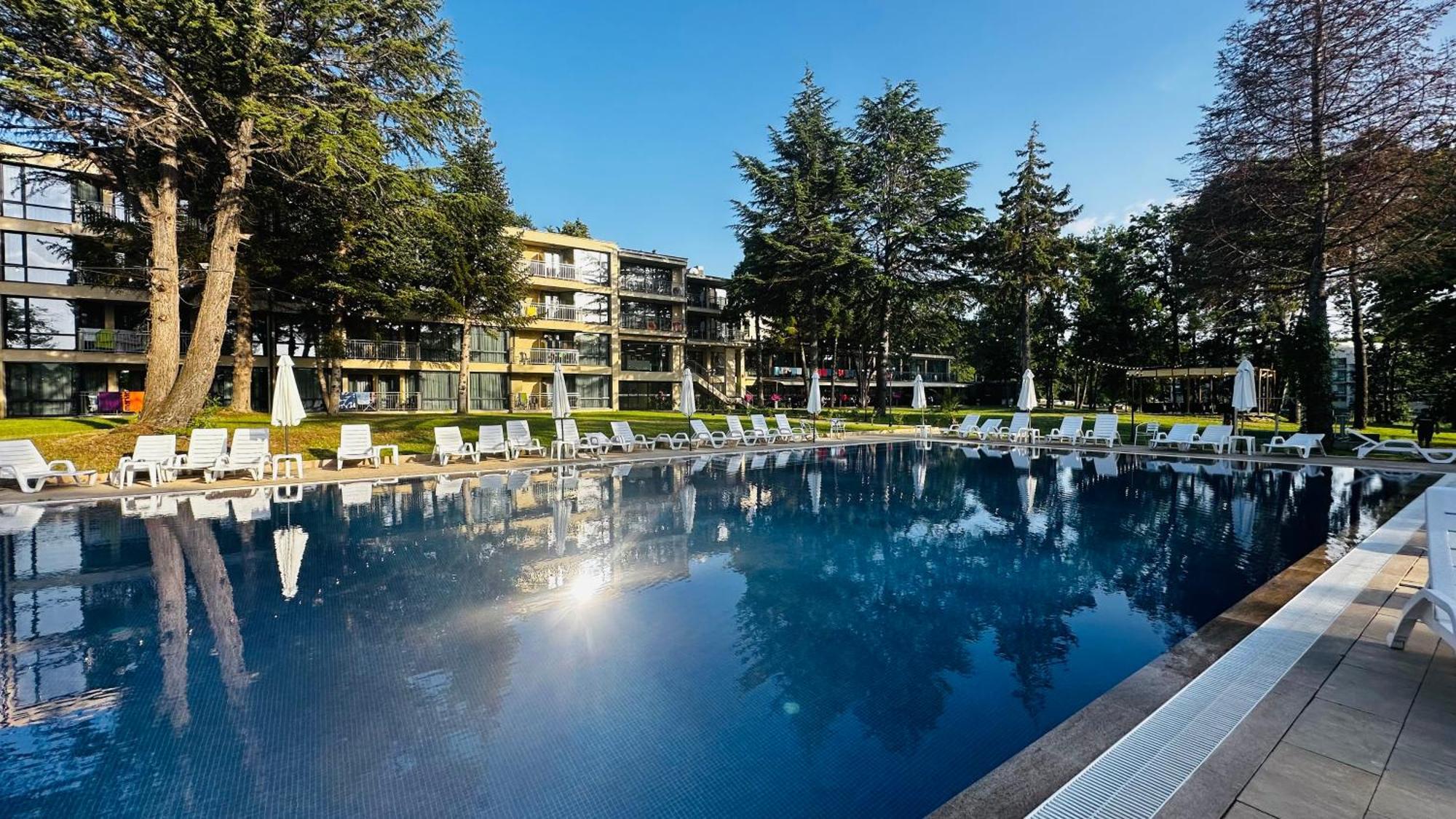 Queen Nelly Park Kiten  Εξωτερικό φωτογραφία