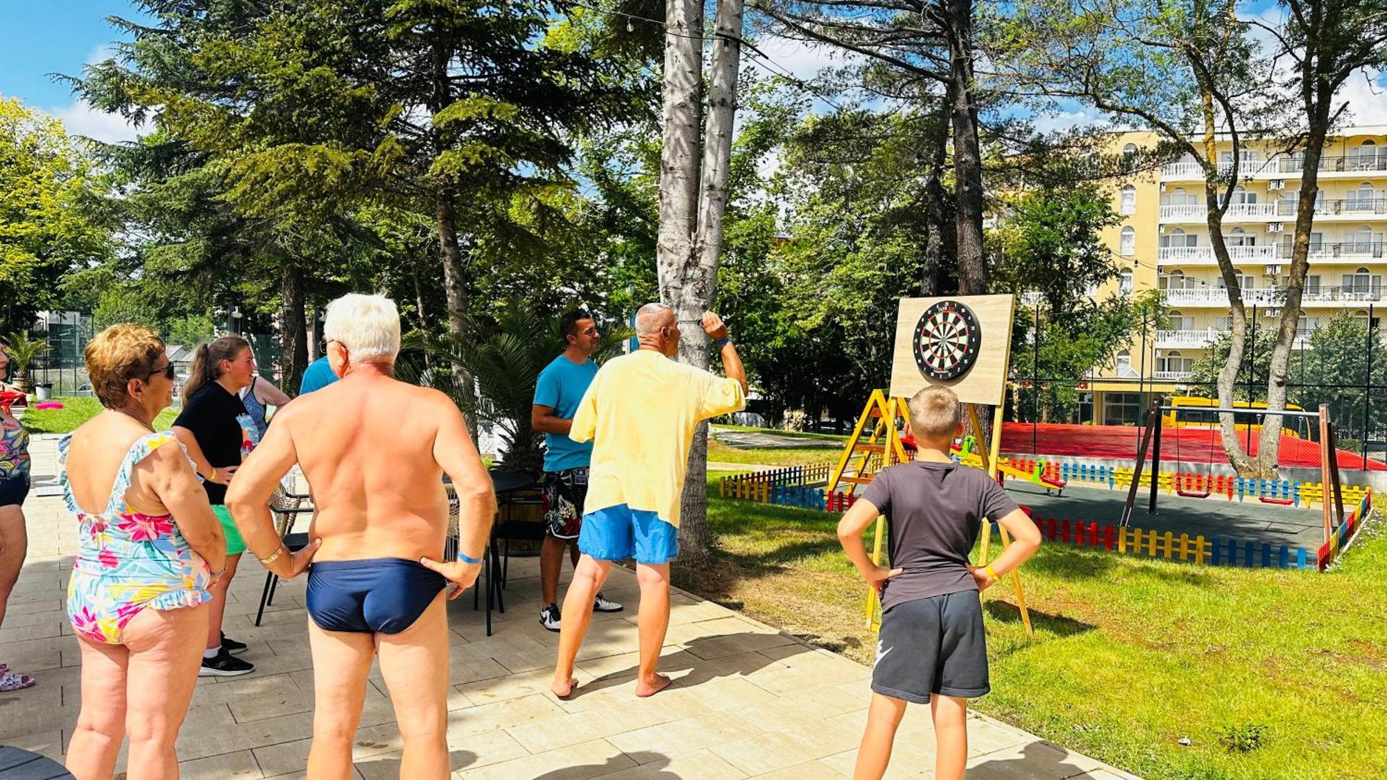 Queen Nelly Park Kiten  Εξωτερικό φωτογραφία
