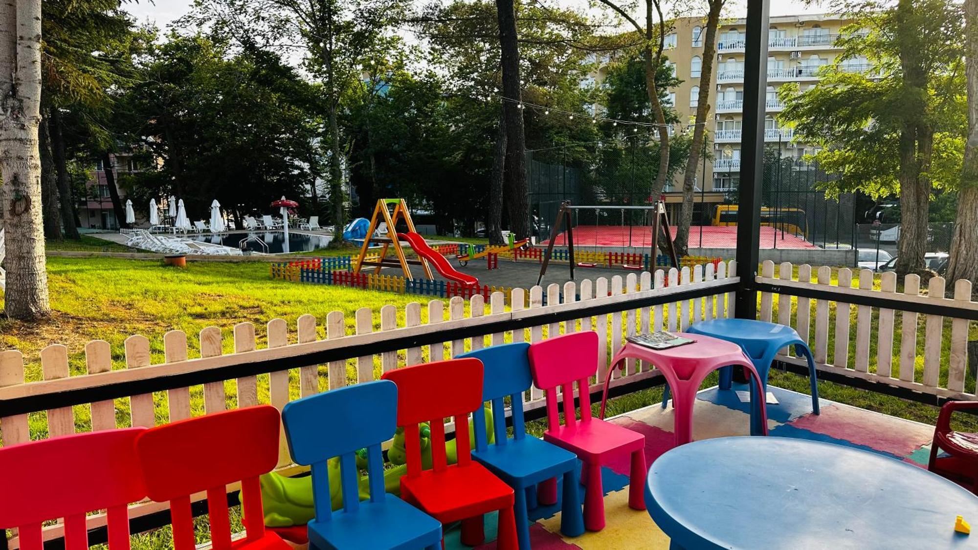 Queen Nelly Park Kiten  Εξωτερικό φωτογραφία