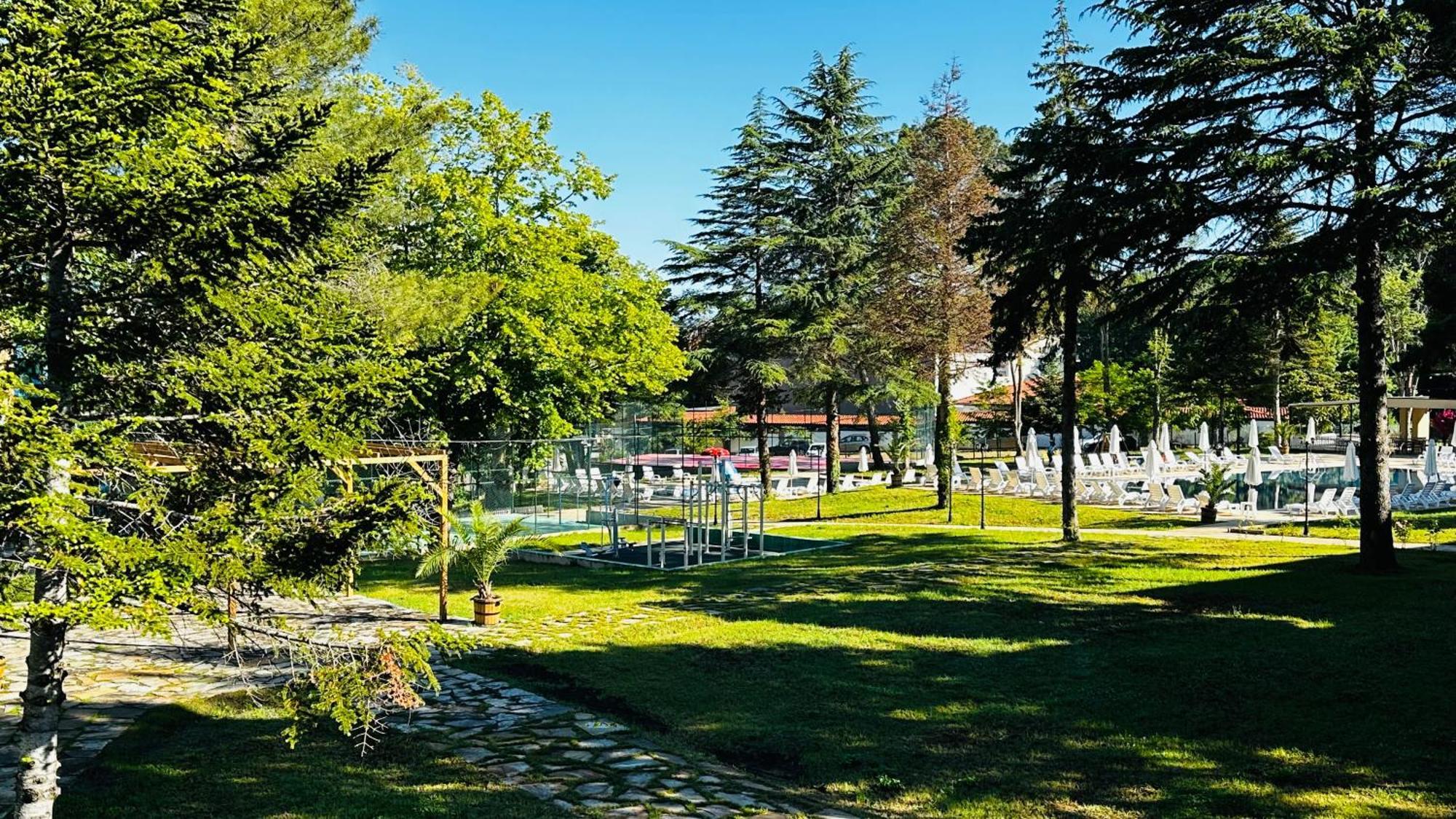 Queen Nelly Park Kiten  Εξωτερικό φωτογραφία