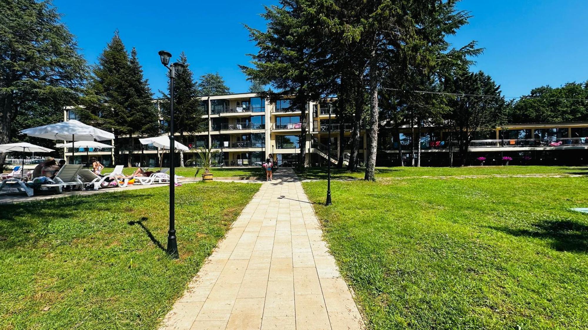Queen Nelly Park Kiten  Εξωτερικό φωτογραφία
