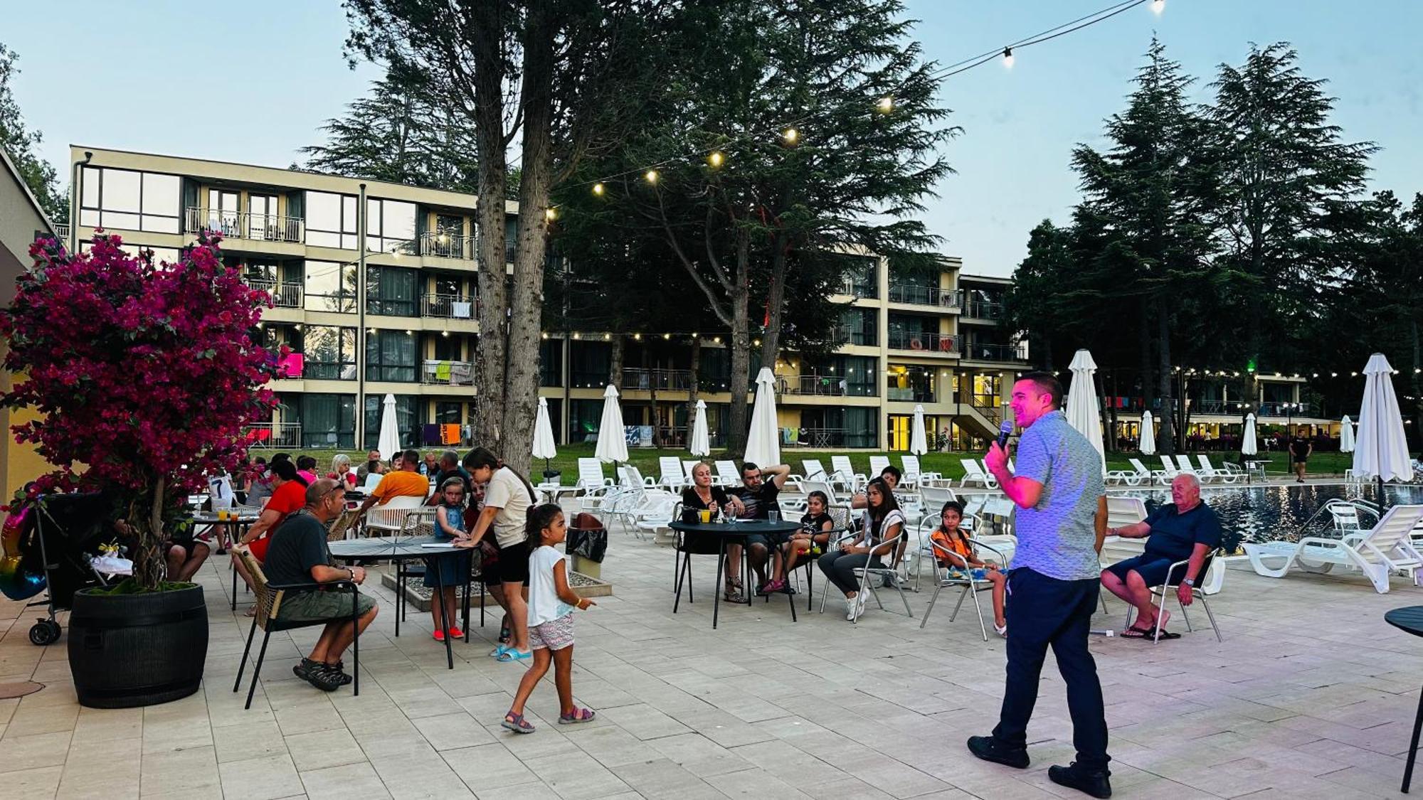 Queen Nelly Park Kiten  Εξωτερικό φωτογραφία