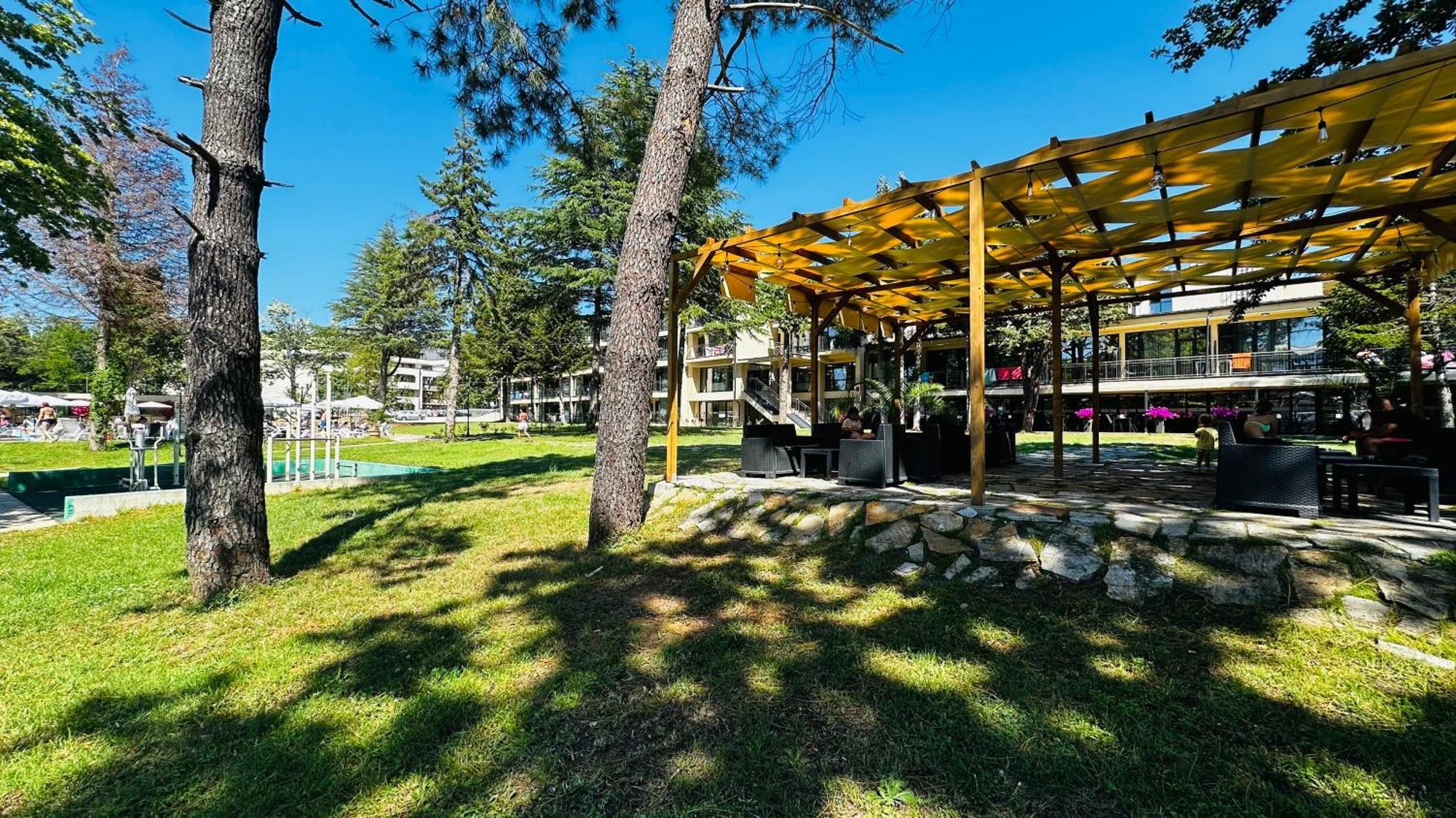 Queen Nelly Park Kiten  Εξωτερικό φωτογραφία