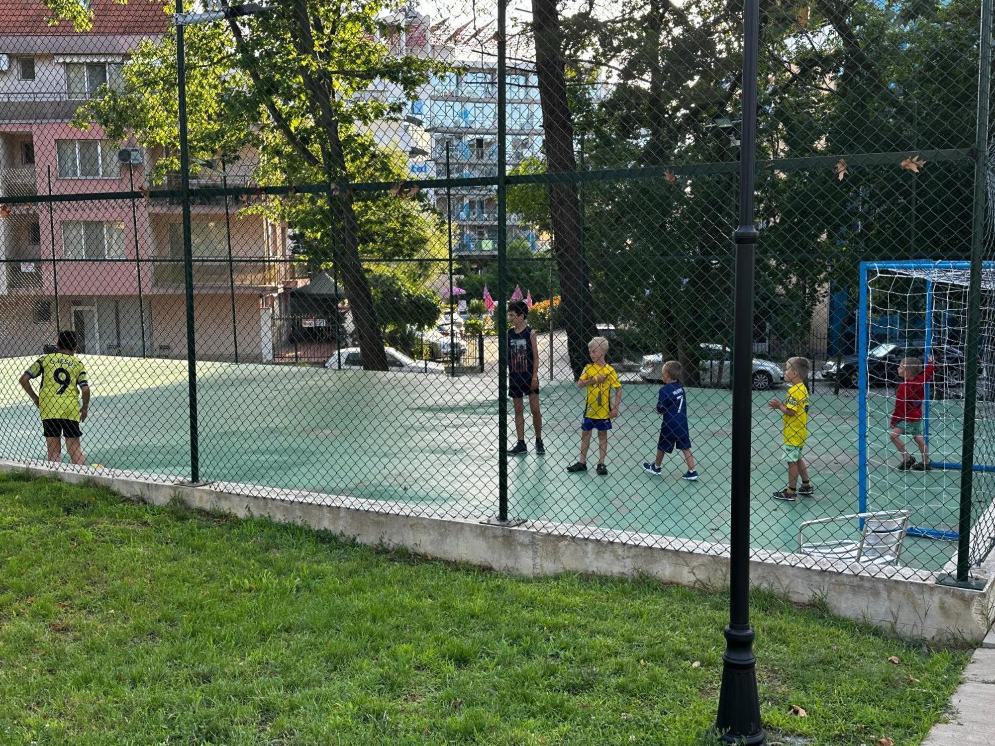 Queen Nelly Park Kiten  Εξωτερικό φωτογραφία